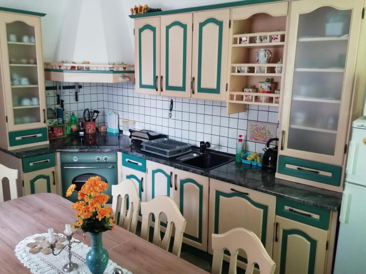 서클리예나고렌스켐 Mama'S House 호스텔 외부 사진